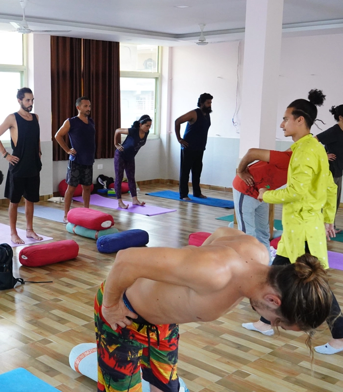 200 hours yoga teacher training in india