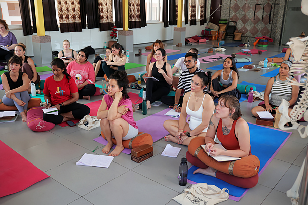 200 hour yoga teacher training in Rishikesh